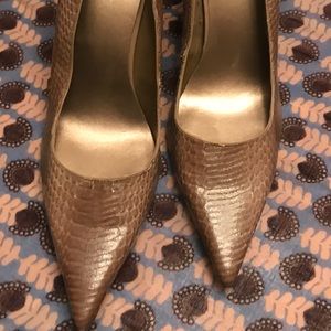 NineWest Snake Skin Heels. Size 10